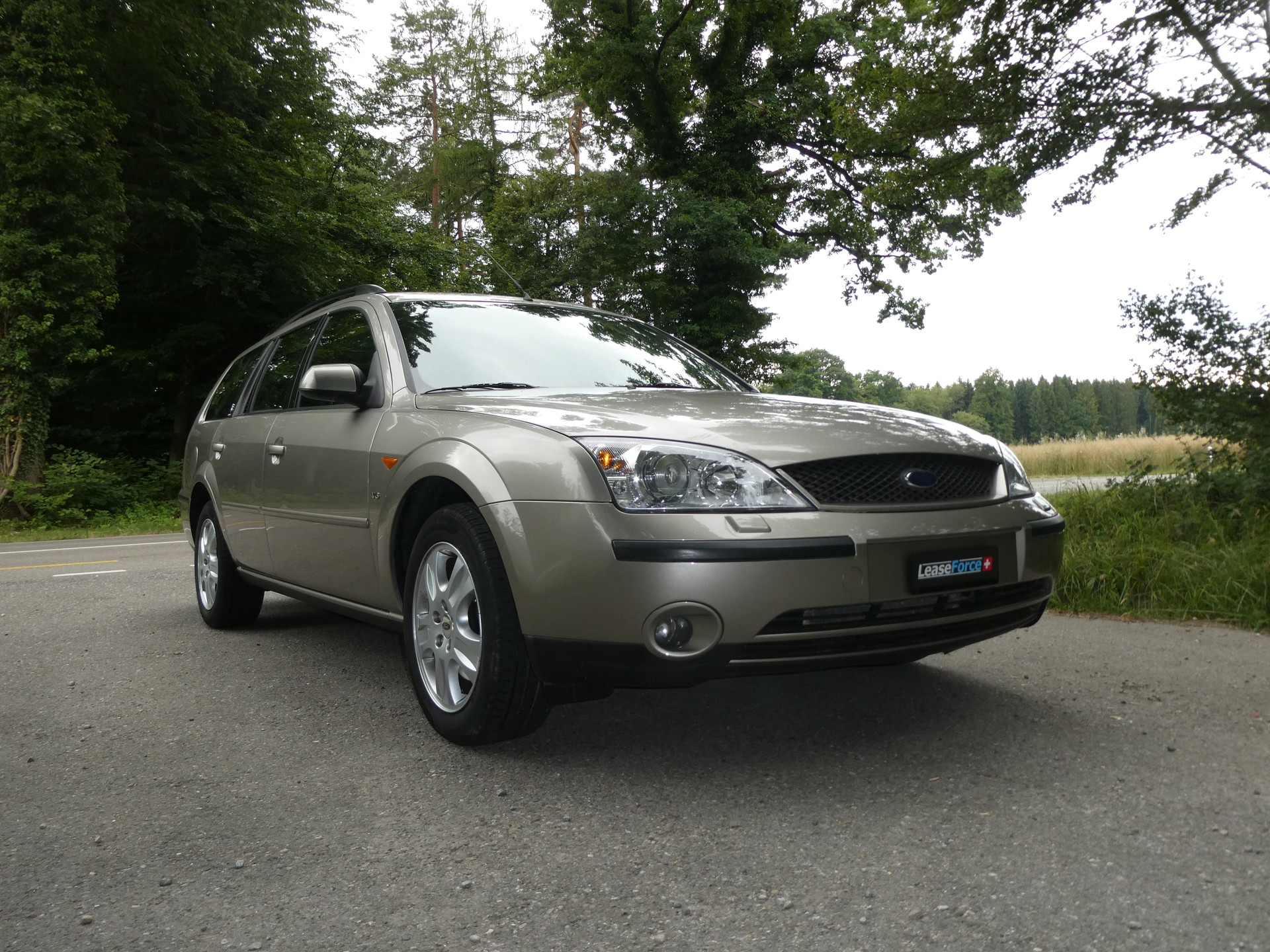 FORD Mondeo 2.5i V6 24V Ghia-image-1