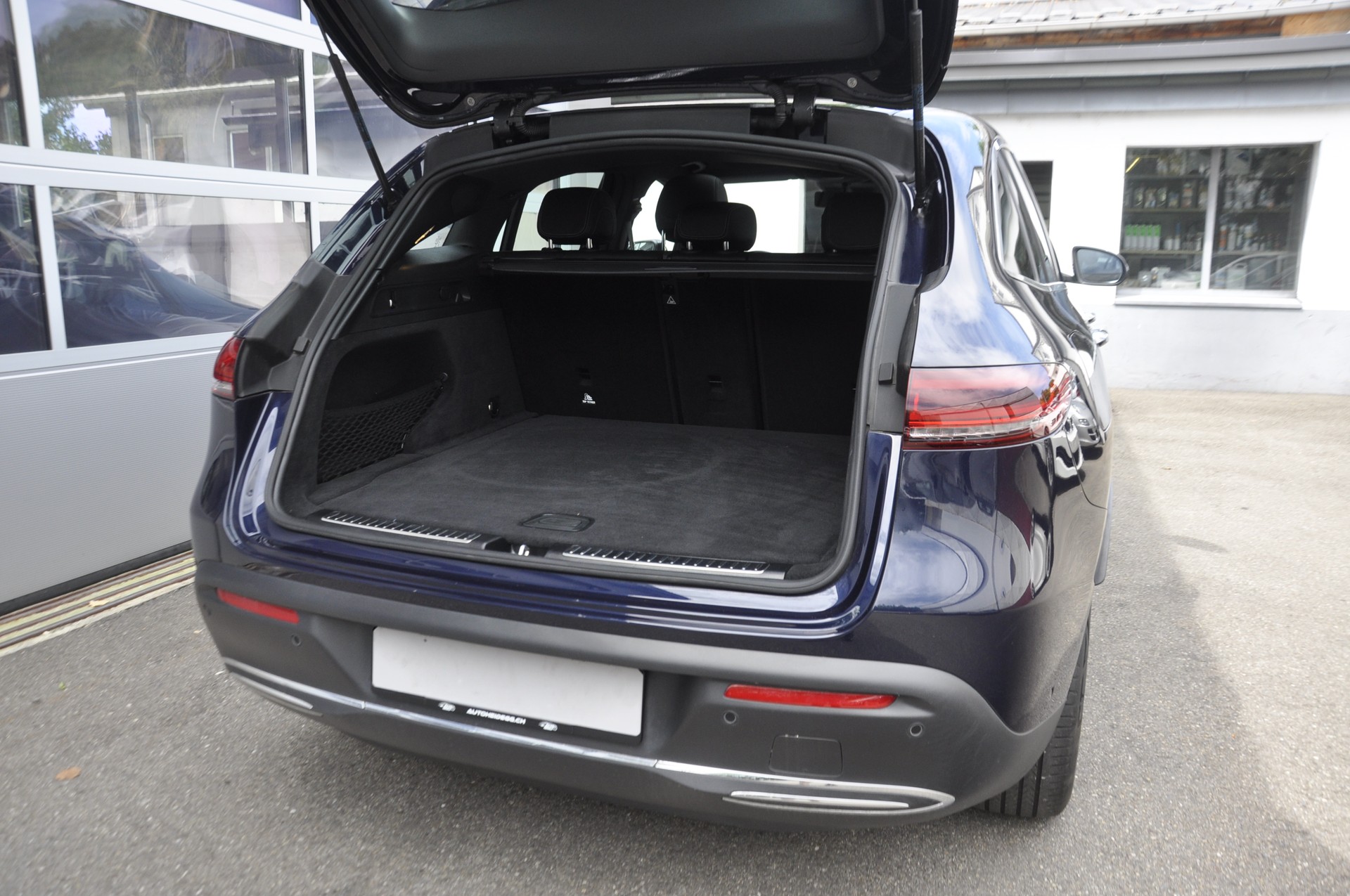 MERCEDES-BENZ EQC 400 4Matic EQ Star I Panoramadach-image-14