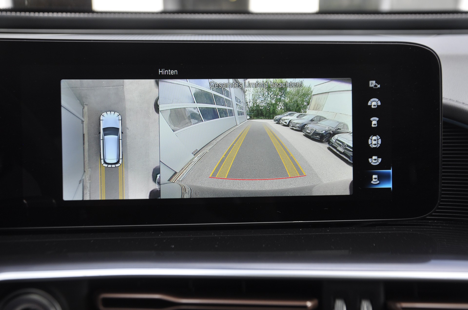 MERCEDES-BENZ EQC 400 4Matic EQ Star I Panoramadach-image-10