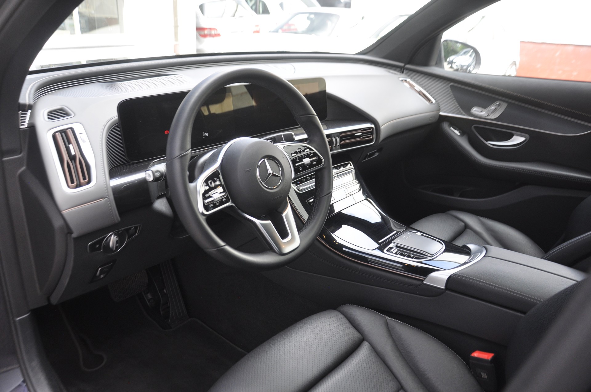 MERCEDES-BENZ EQC 400 4Matic EQ Star I Panoramadach-image-5