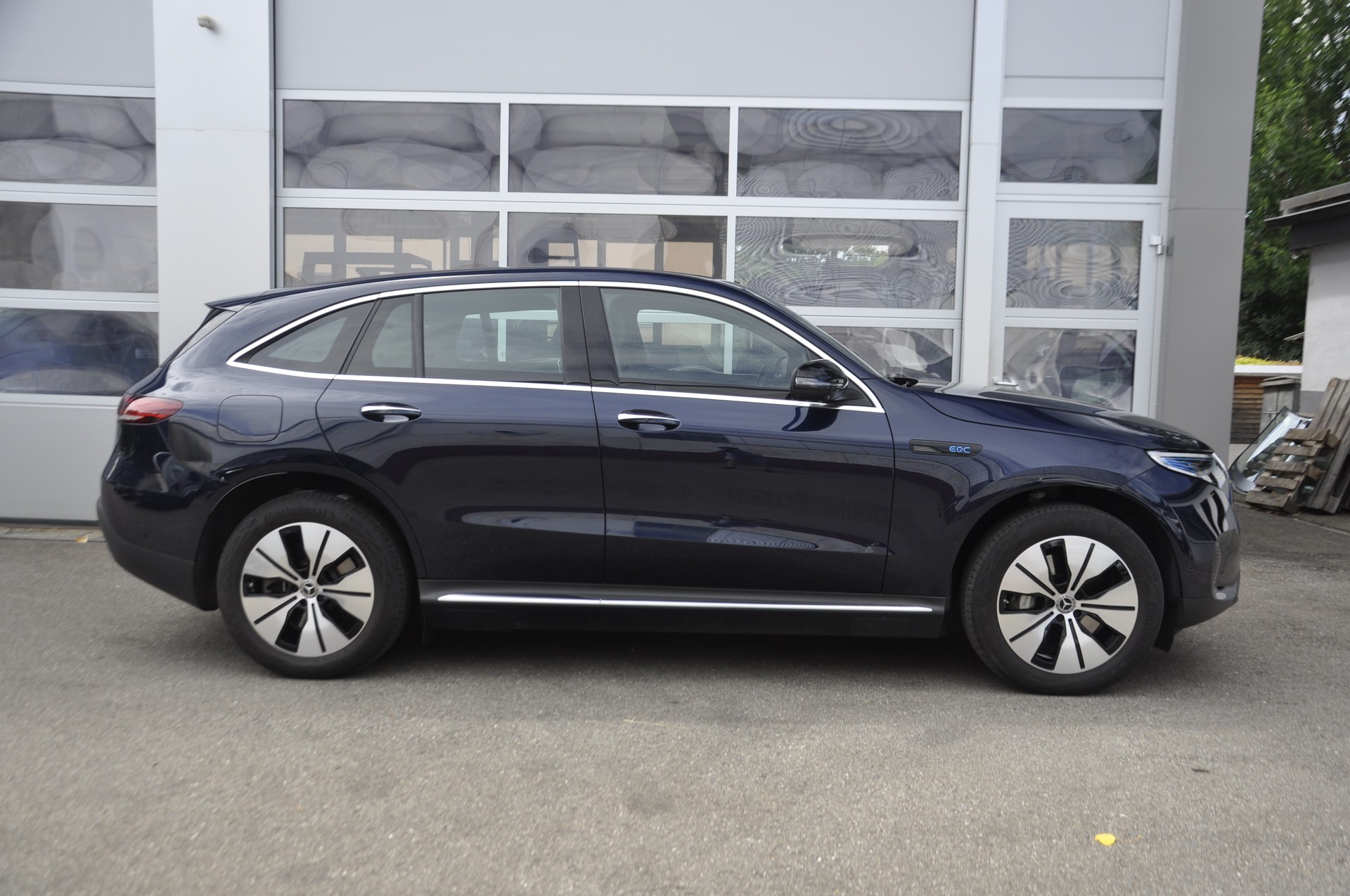 MERCEDES-BENZ EQC 400 4Matic EQ Star I Panoramadach-image-1
