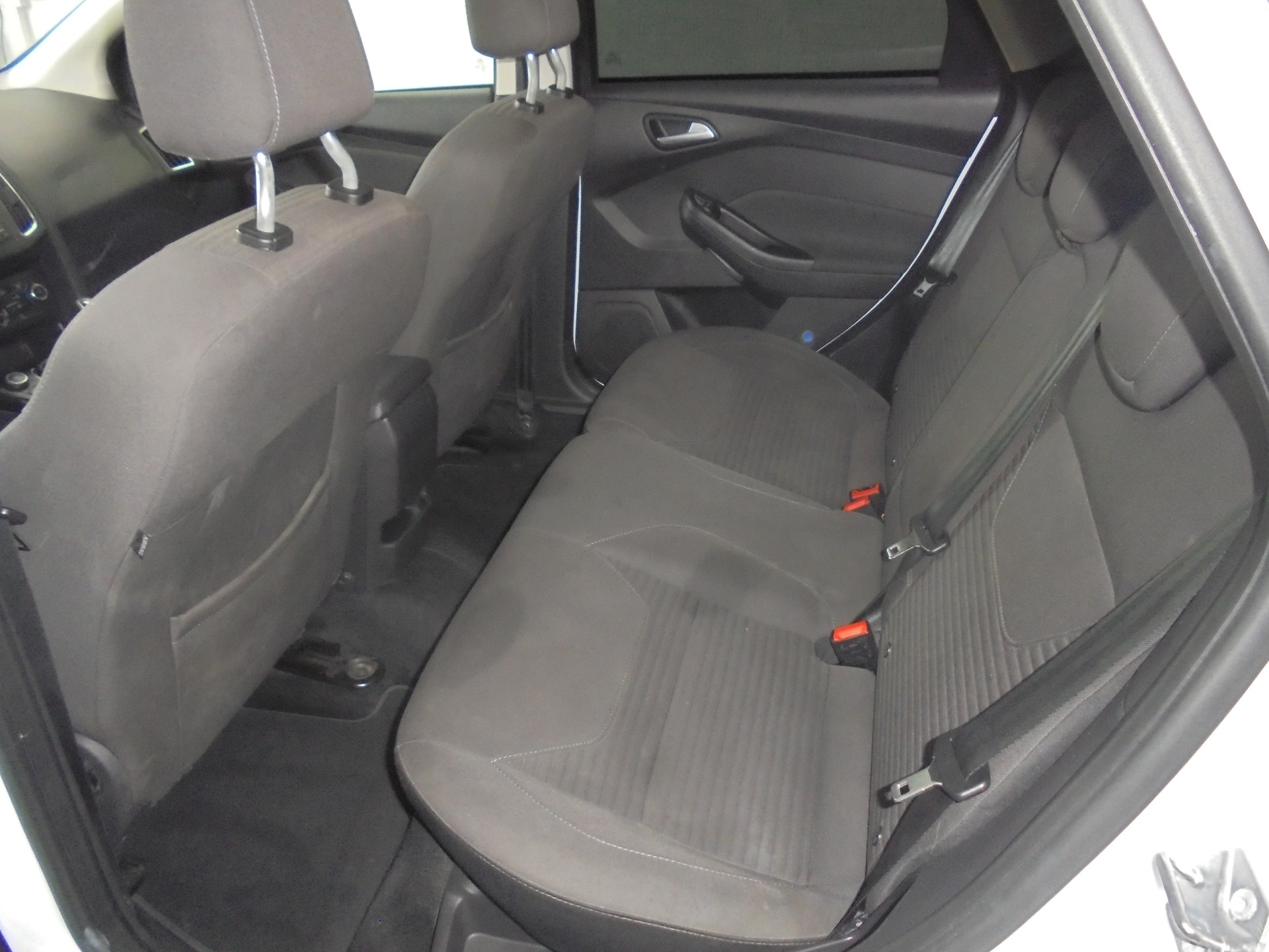 FORD Focus 1.5 TDCi ECOnetic Trend-image-6