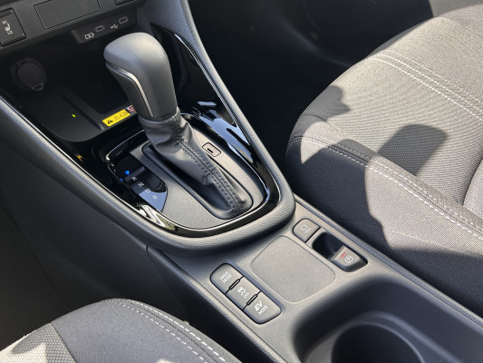 TOYOTA Yaris 1.5 Trend e-CVT-image-8