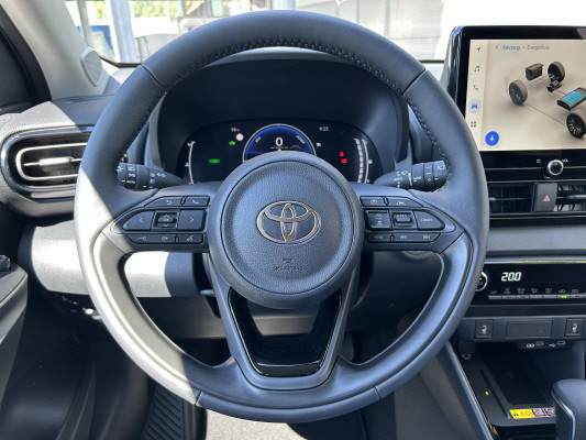 TOYOTA Yaris 1.5 Trend e-CVT-image-10