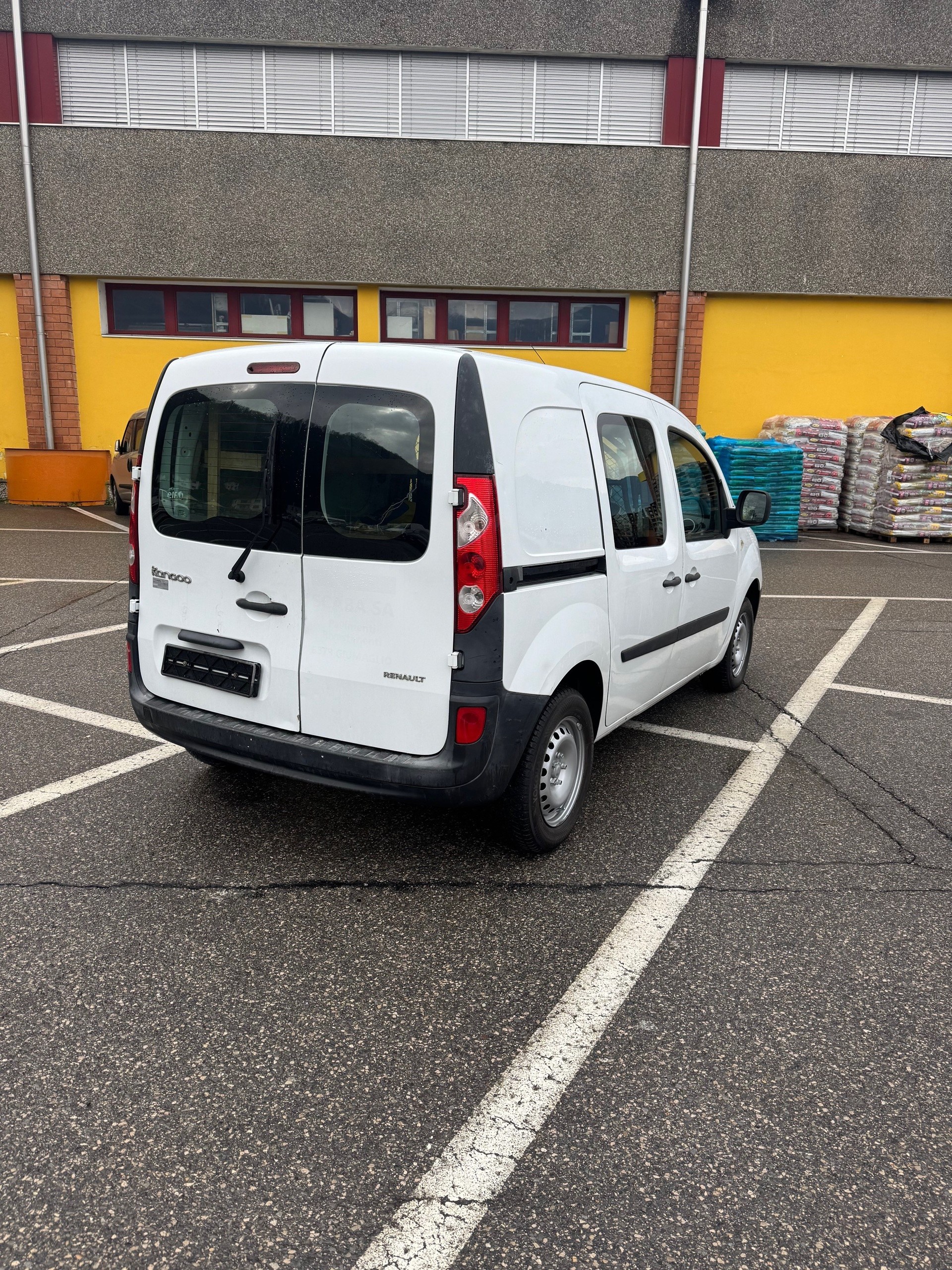 RENAULT Kangoo 1.6 90-image-1