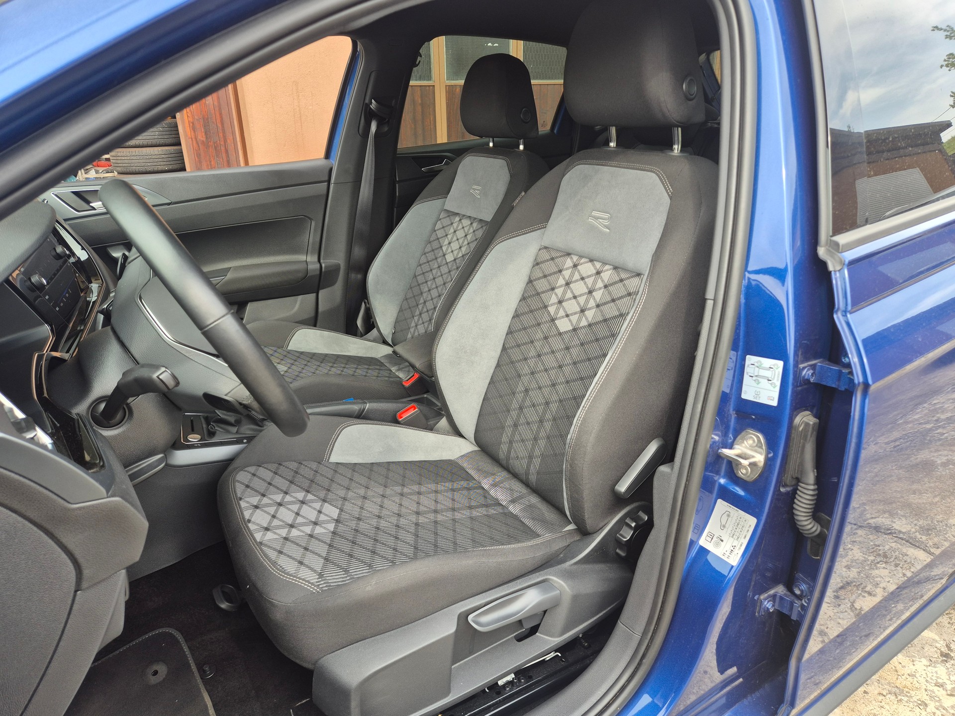 VW Polo 1.0 TSI R-Line DSG-image-4
