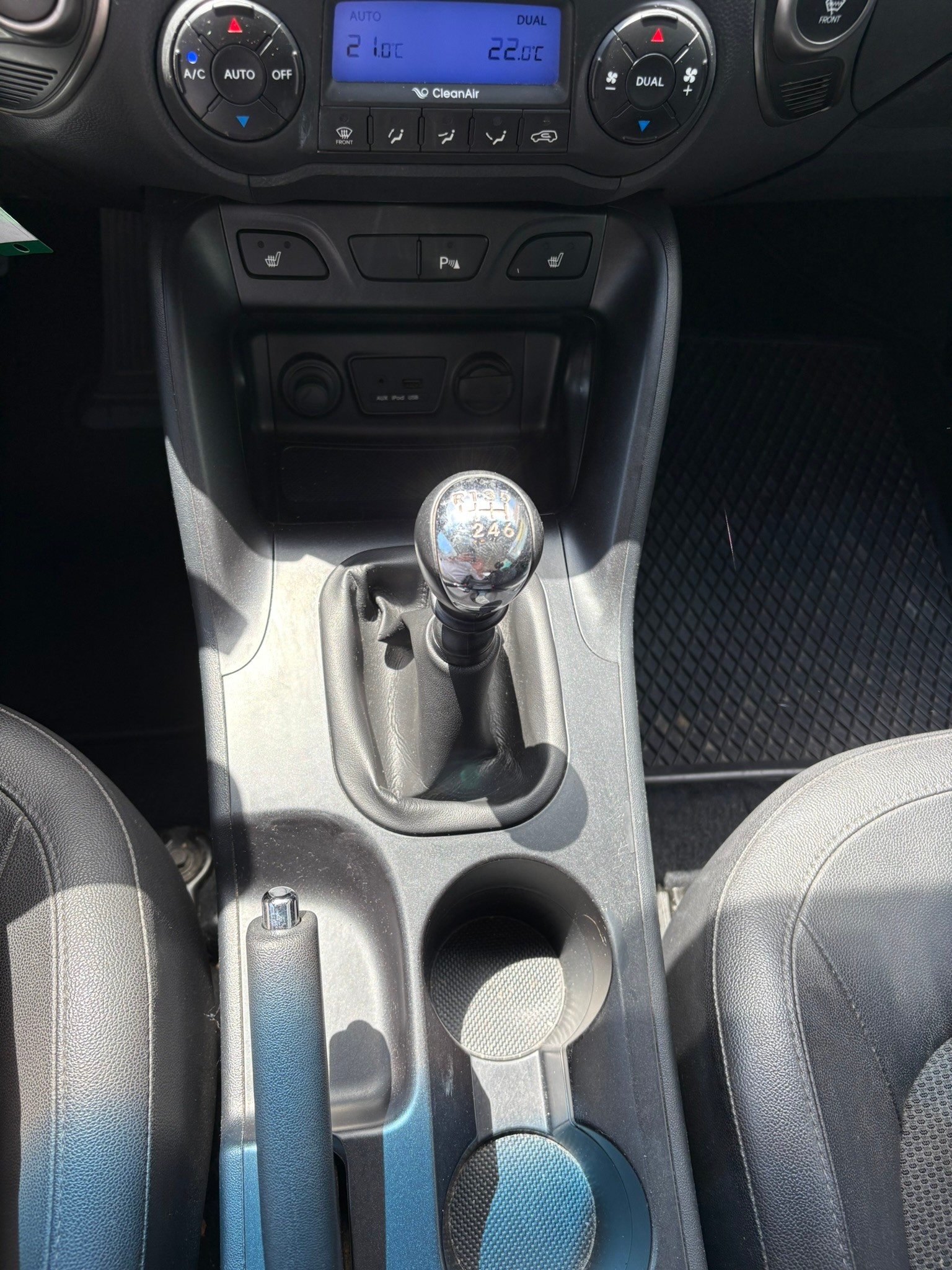HYUNDAI ix35 2.0 GDi Style 4WD-image-9