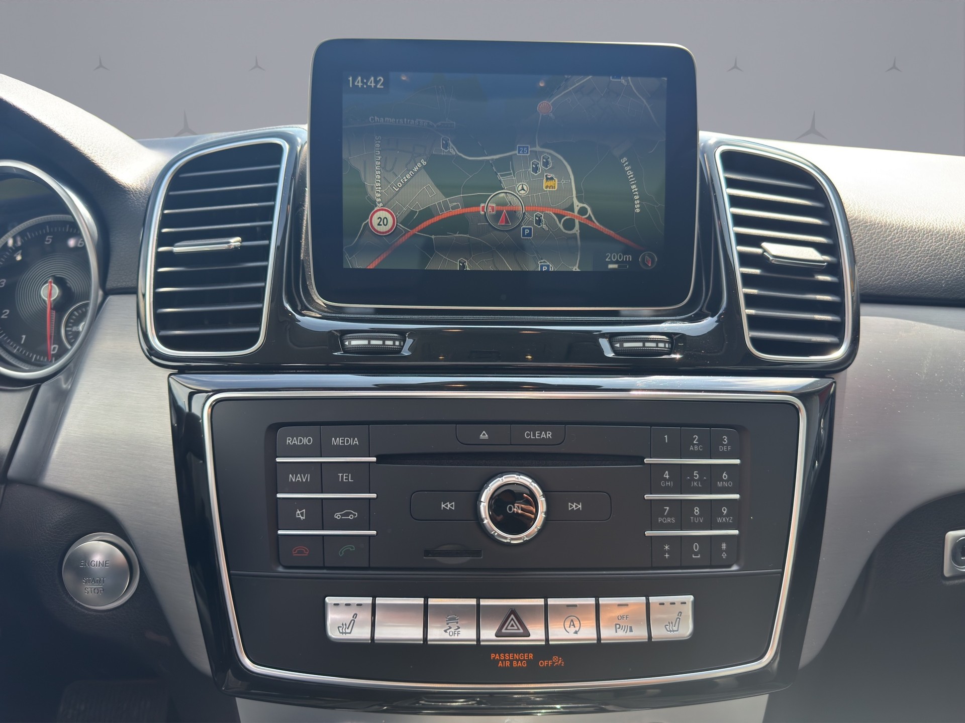 MERCEDES-BENZ GLE 400 Executive AMG Line-image-15