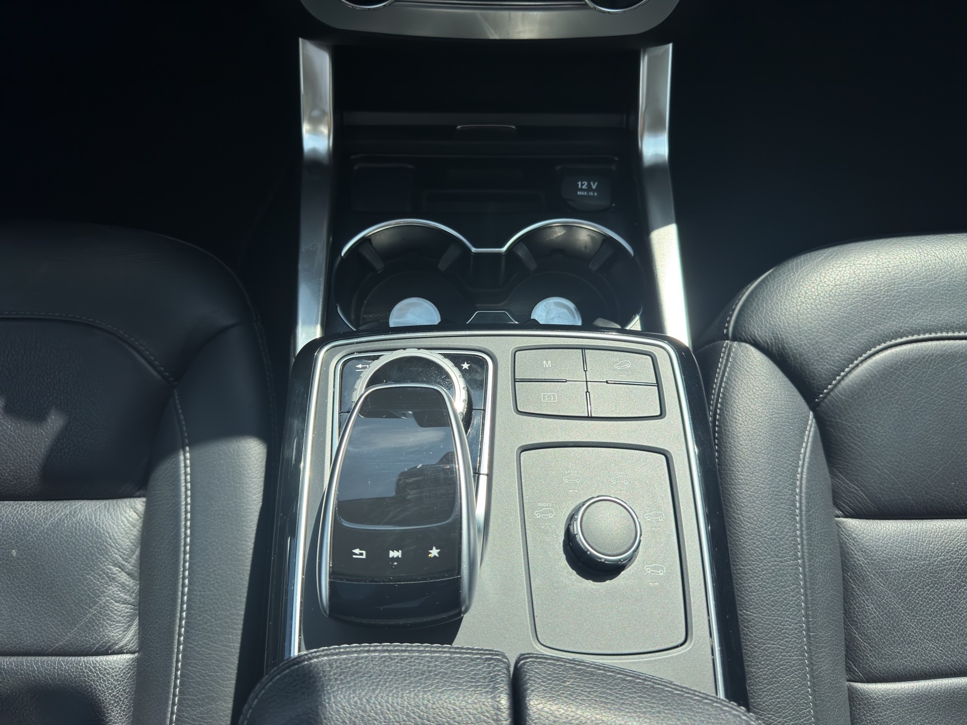 MERCEDES-BENZ GLE 400 Executive AMG Line-image-14