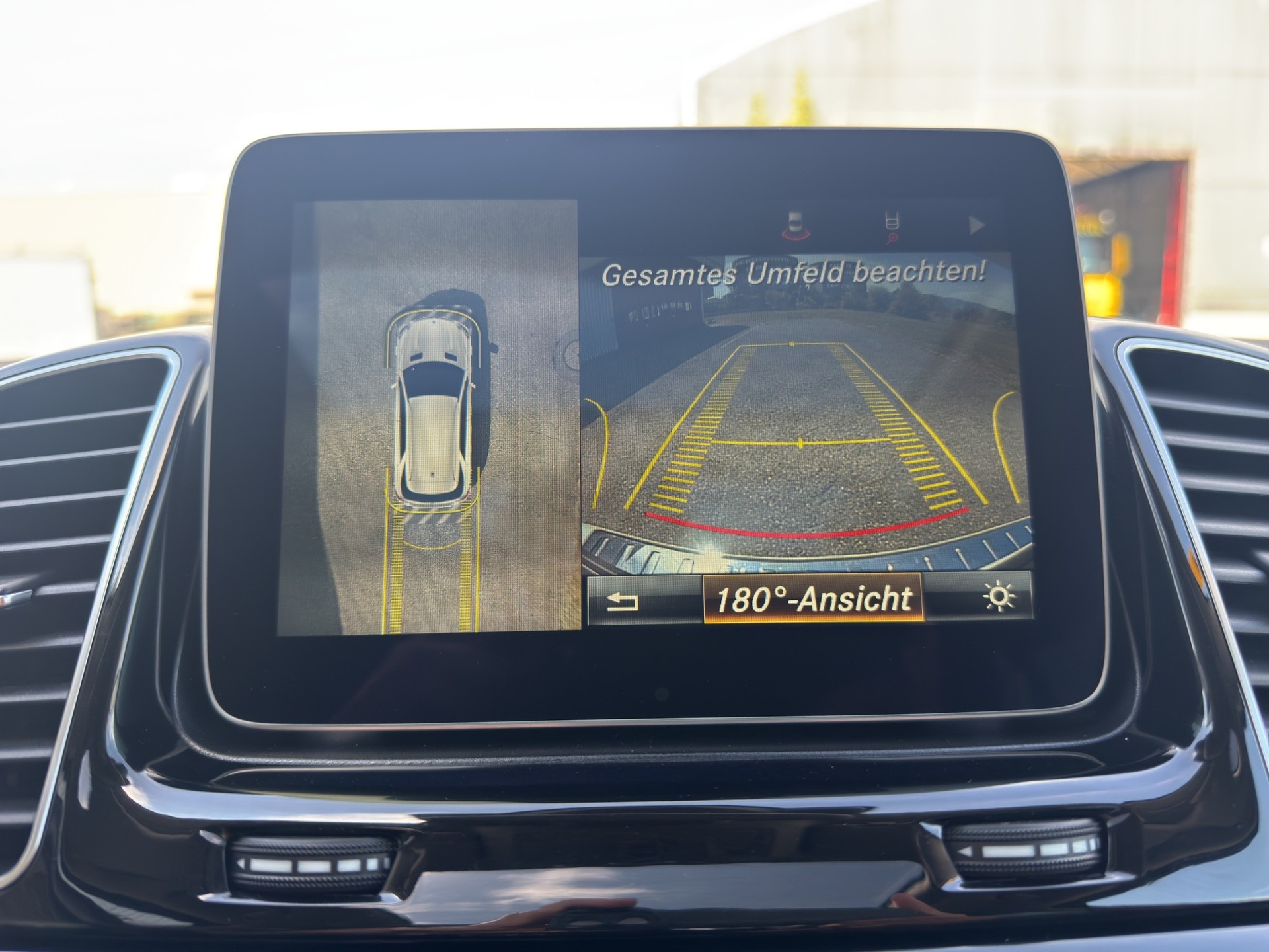 MERCEDES-BENZ GLE 400 Executive AMG Line-image-20