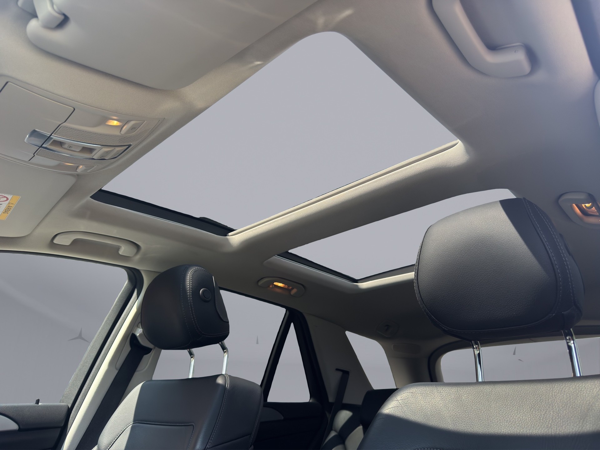 MERCEDES-BENZ GLE 400 Executive AMG Line-image-19