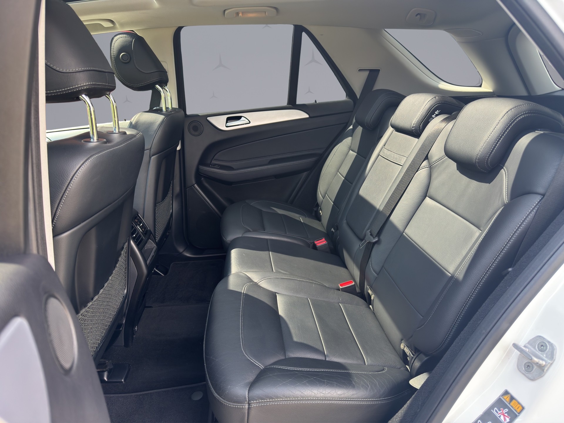 MERCEDES-BENZ GLE 400 Executive AMG Line-image-12