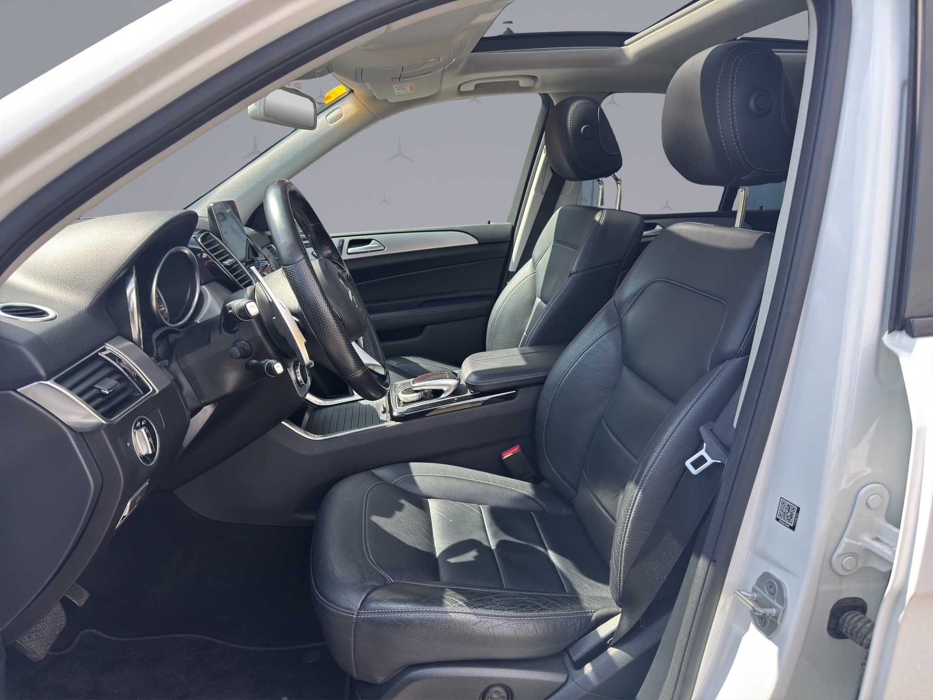 MERCEDES-BENZ GLE 400 Executive AMG Line-image-9