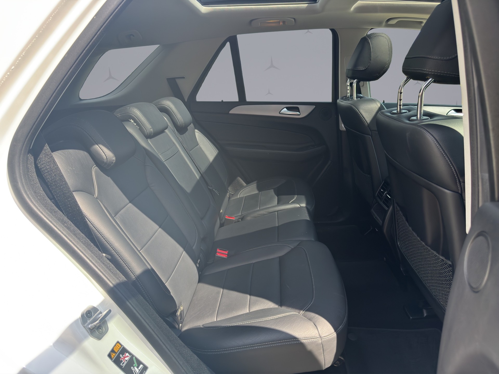 MERCEDES-BENZ GLE 400 Executive AMG Line-image-18