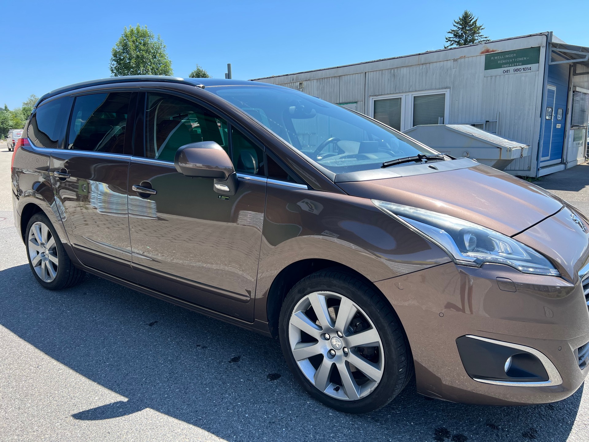 PEUGEOT 5008 1.6 16V T Active-image-1