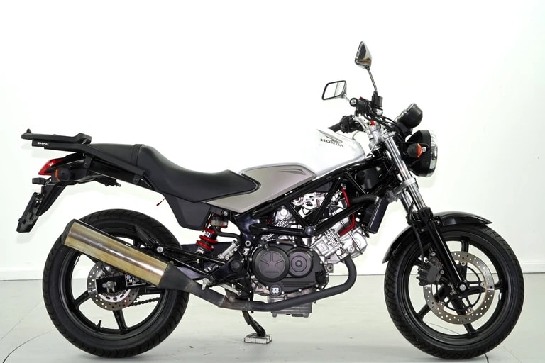 HONDA VTR 250-showroom-element-3