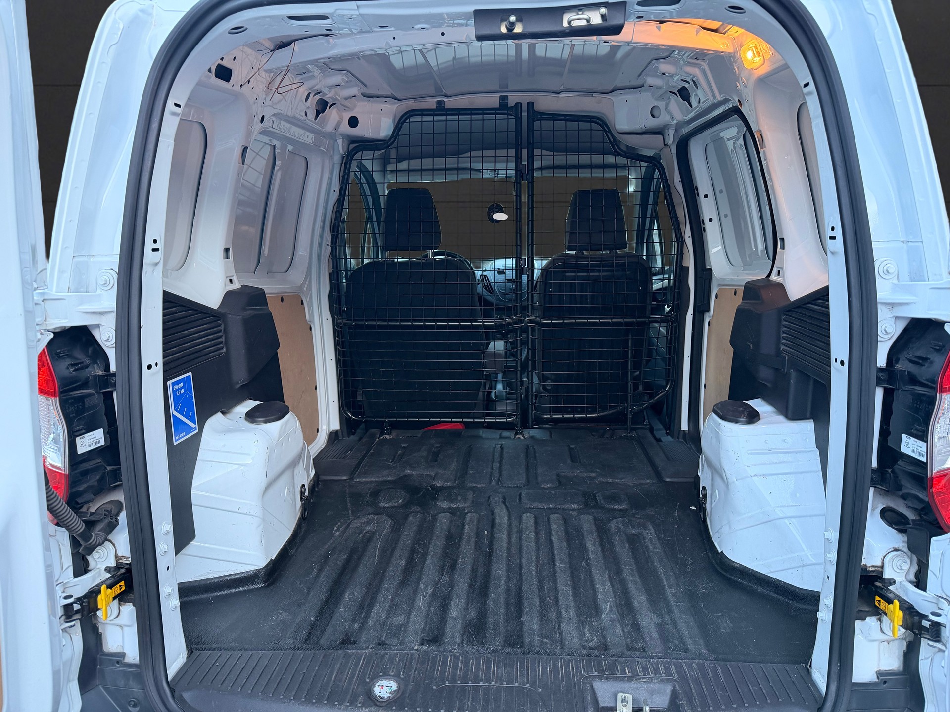 FORD Transit Courier Van 1.0 EcoBoost Basis-image-5