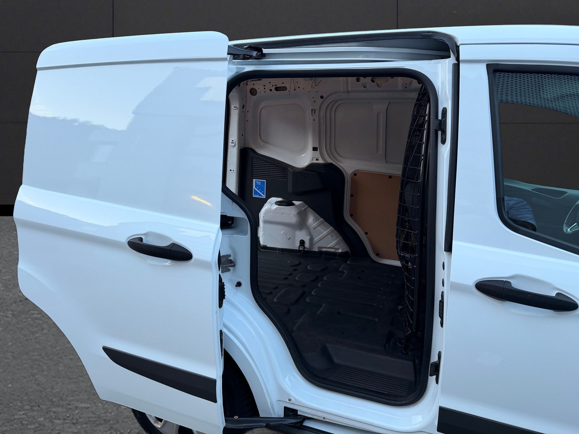 FORD Transit Courier Van 1.0 EcoBoost Basis-image-15