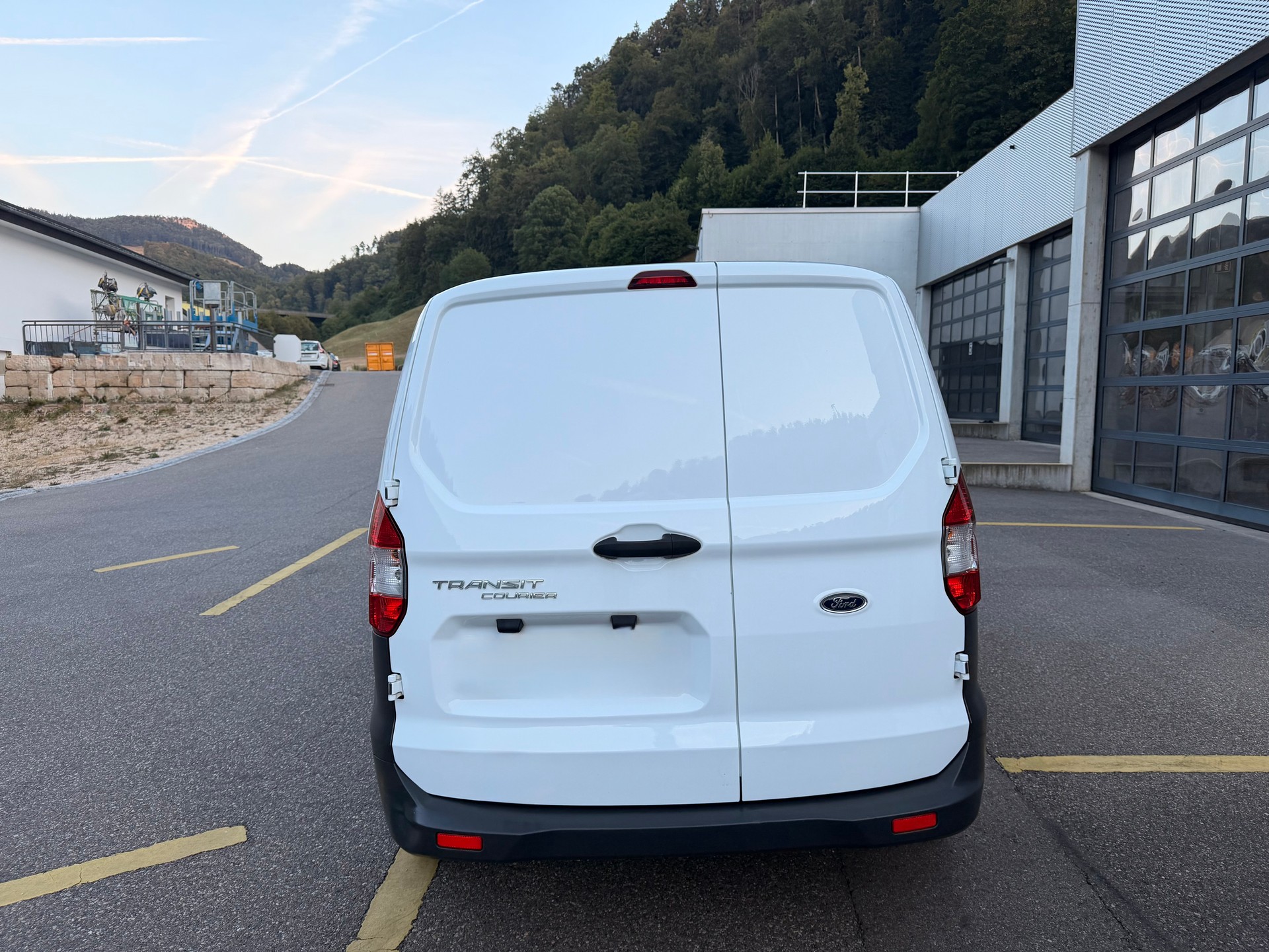 FORD Transit Courier Van 1.0 EcoBoost Basis-showroom-element-3