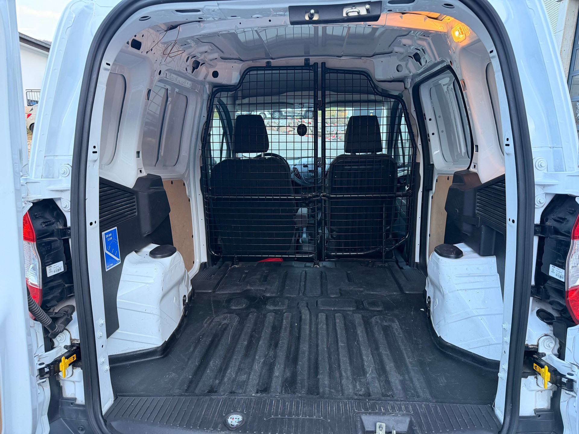 FORD Transit Courier Van 1.0 EcoBoost Basis-image-5