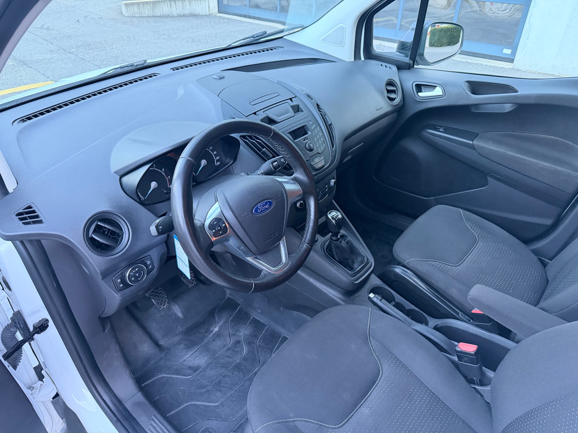 FORD Transit Courier Van 1.0 EcoBoost Basis-image-11