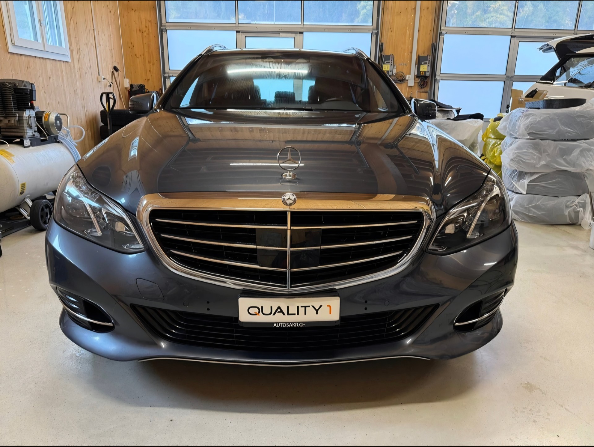 MERCEDES-BENZ E 300 BlueTEC Hybrid Elégance 7G-Tronic-showroom-element-1