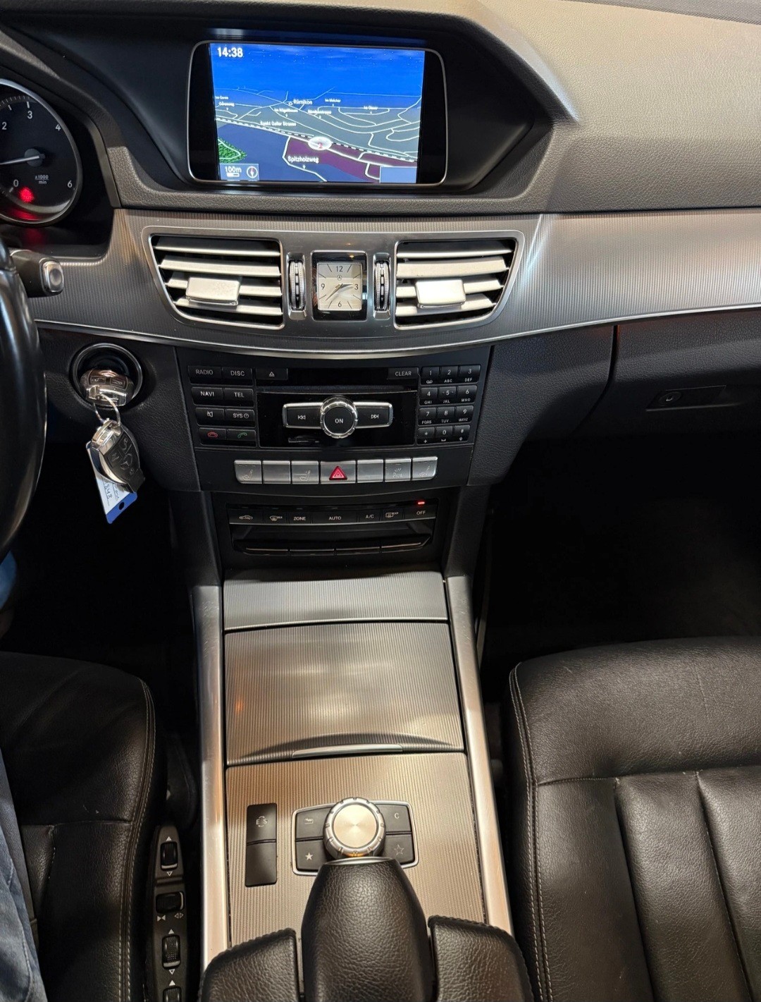MERCEDES-BENZ E 300 BlueTEC Hybrid Elégance 7G-Tronic-image-11