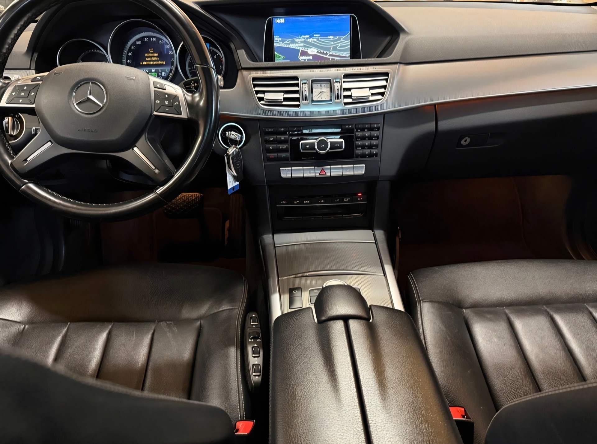 MERCEDES-BENZ E 300 BlueTEC Hybrid Elégance 7G-Tronic-image-10