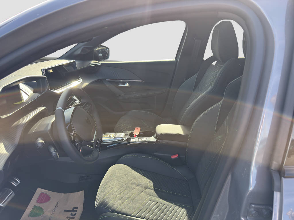 PEUGEOT 208 1.2 Hybrid 145 GT-image-8