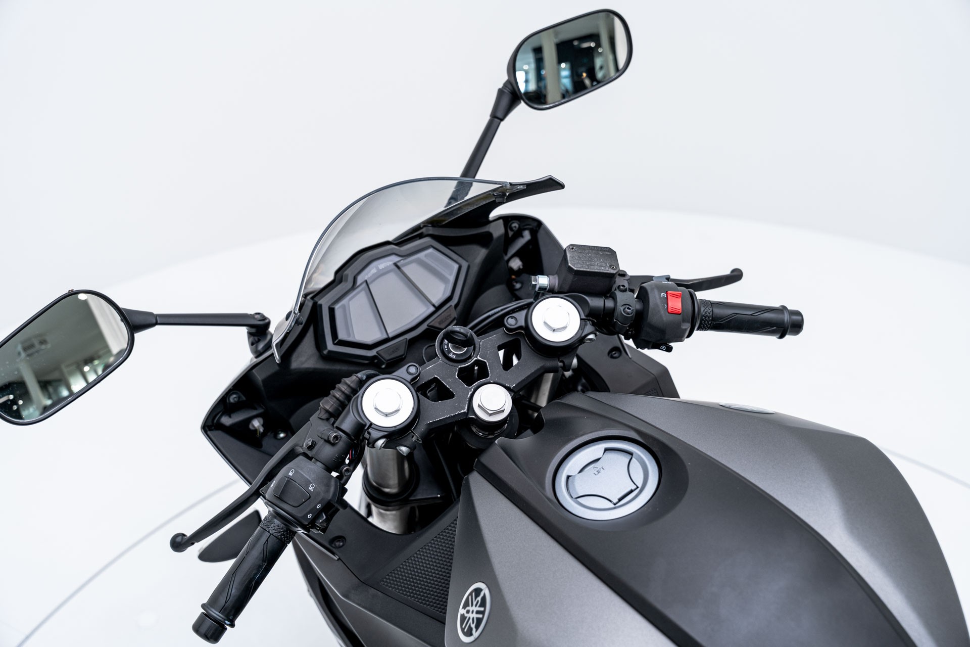 YAMAHA YZF-R 125 ABS-image-7