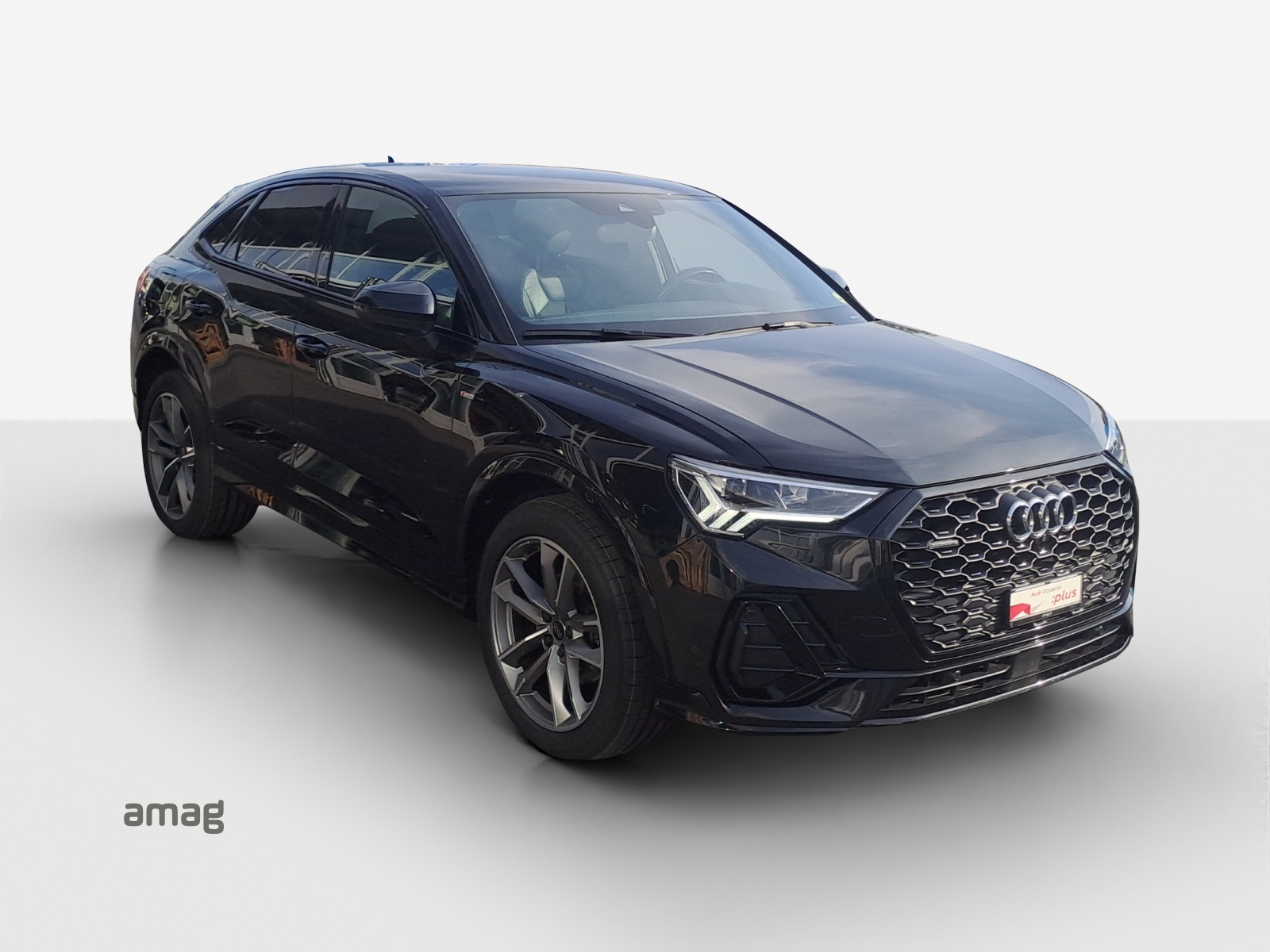 AUDI Q3 Sportback 35 TDI S line quattro S-tronic-image-5