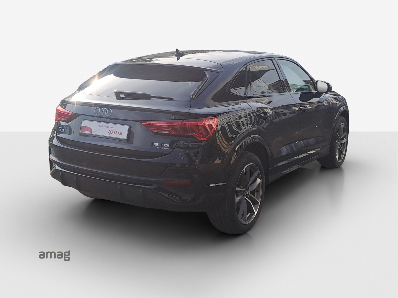 AUDI Q3 Sportback 35 TDI S line quattro S-tronic-image-4