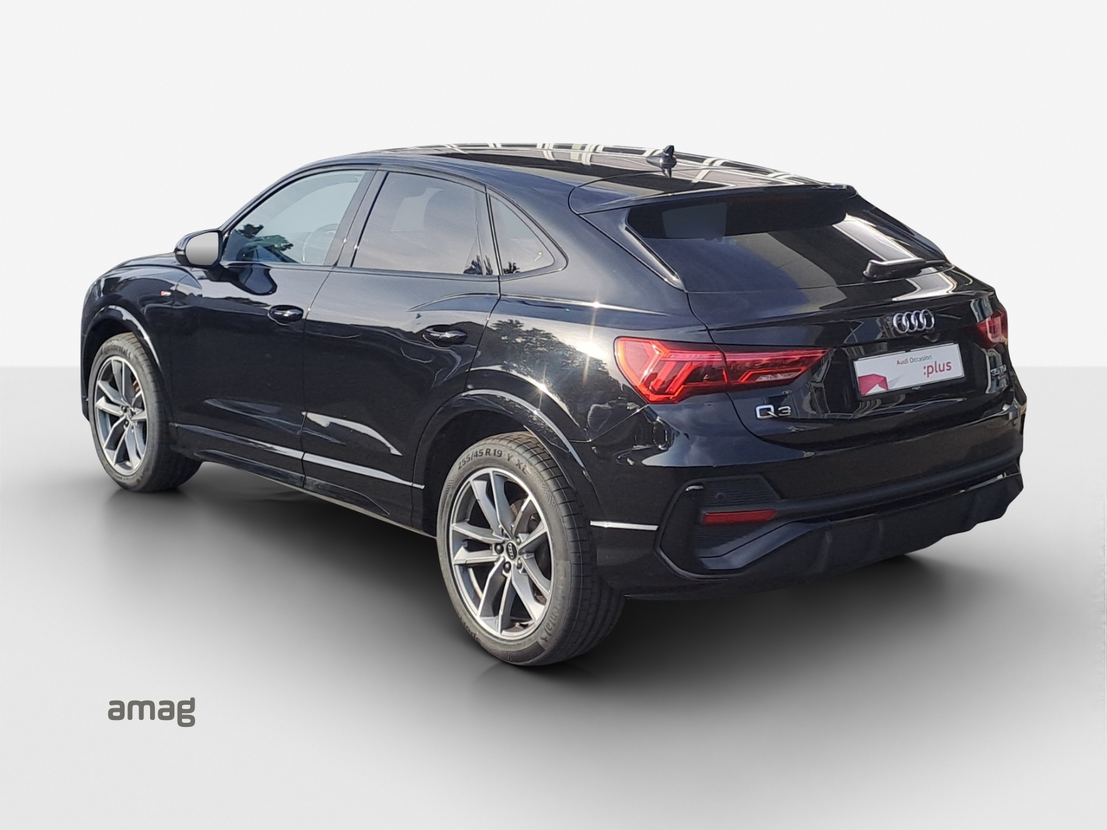 AUDI Q3 Sportback 35 TDI S line quattro S-tronic-image-2