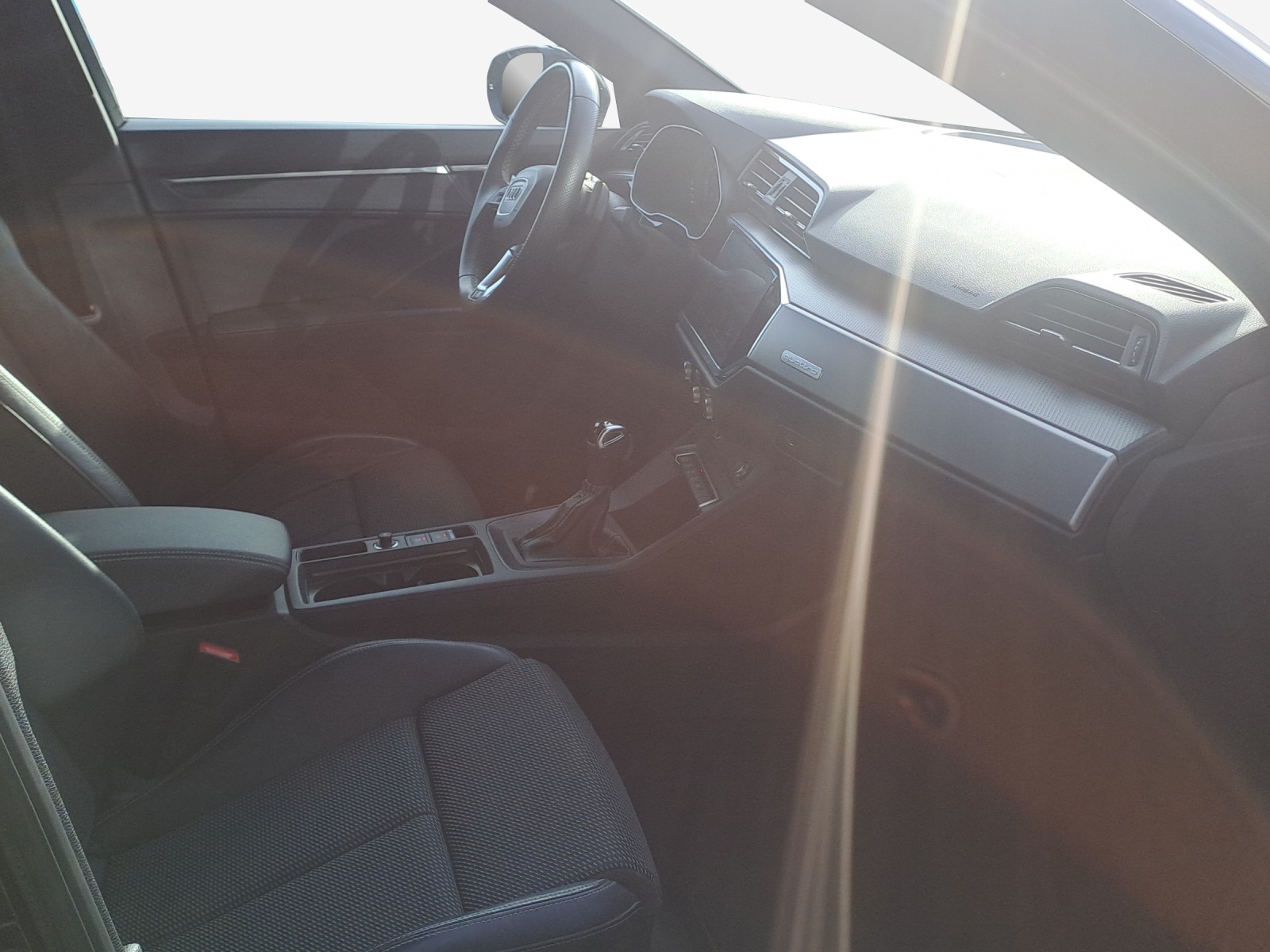 AUDI Q3 Sportback 35 TDI S line quattro S-tronic-image-13