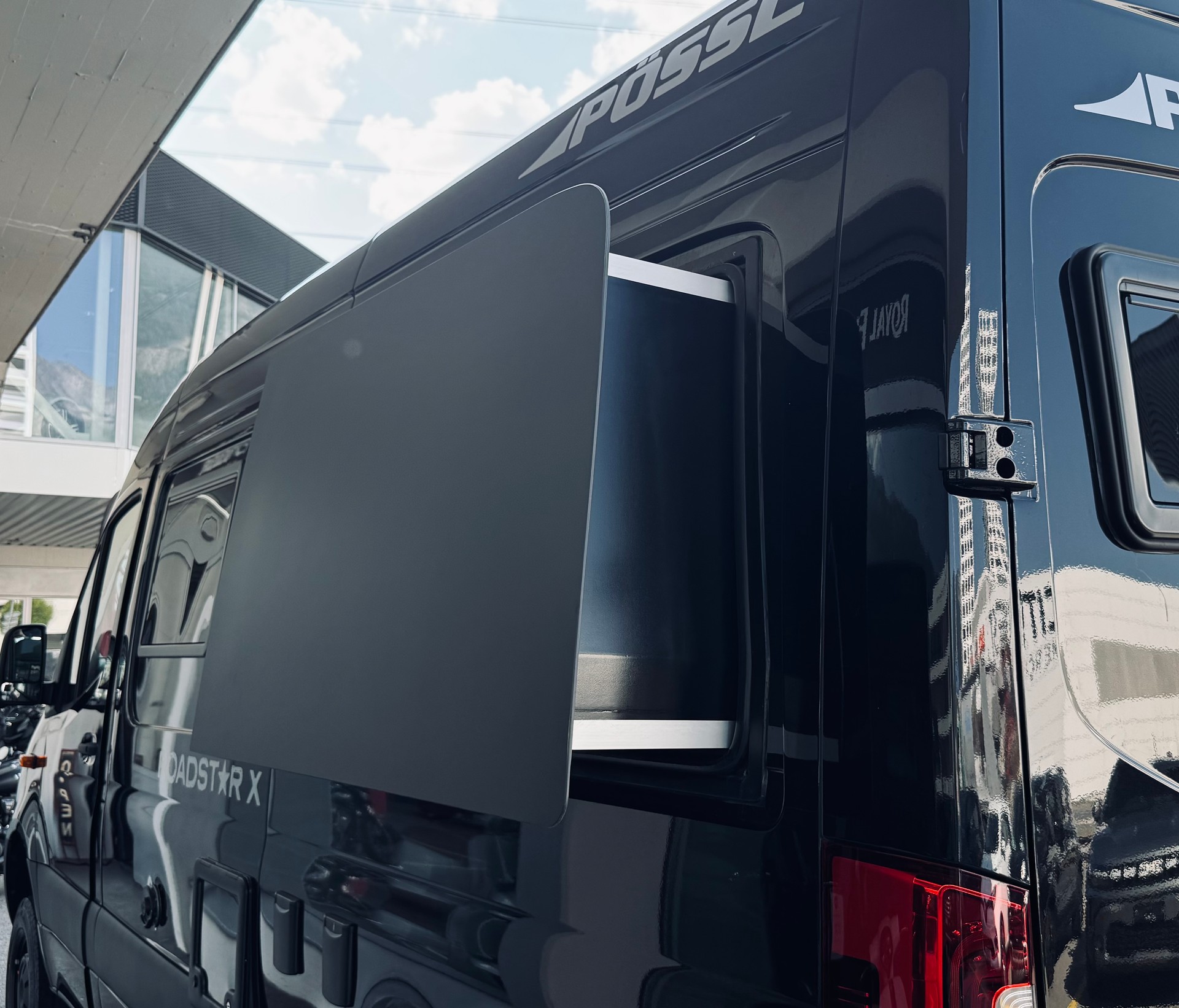 PÖSSL Roadstar X 4x4-image-5