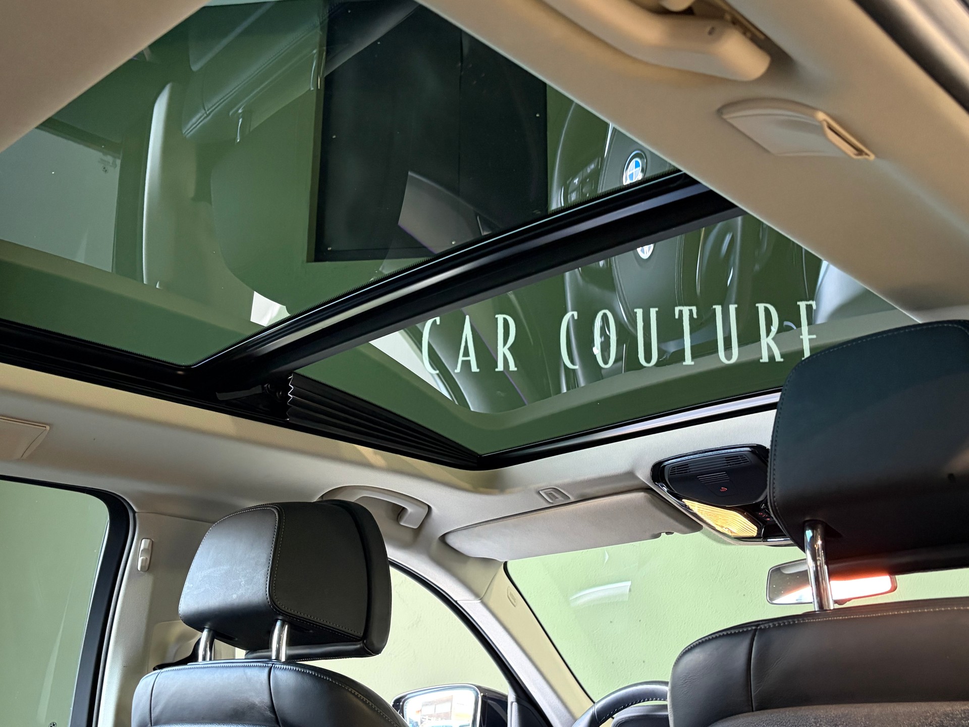 BMW 530d xDrive Touring Luxury Line Steptronic *CH-Fahrzeug*Ab MFK*-image-16