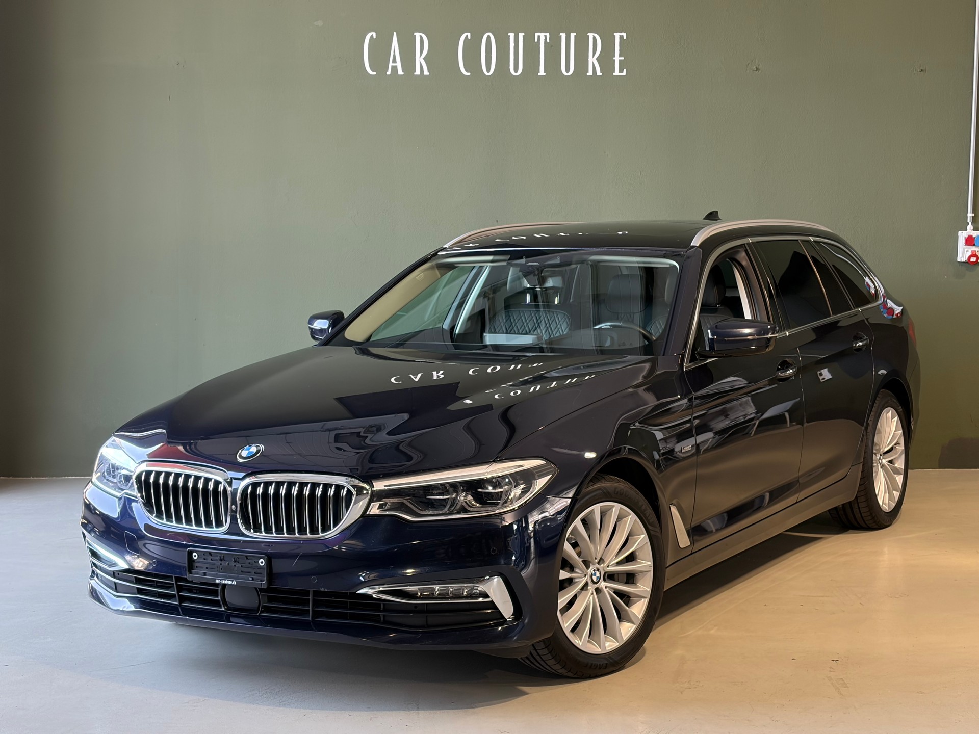 BMW 530d xDrive Touring Luxury Line Steptronic *CH-Fahrzeug*Ab MFK*-image-1