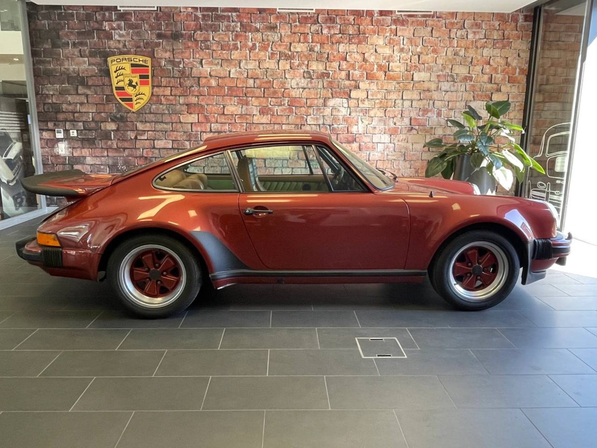 PORSCHE 911 Turbo 3.0 Coupé-image-6