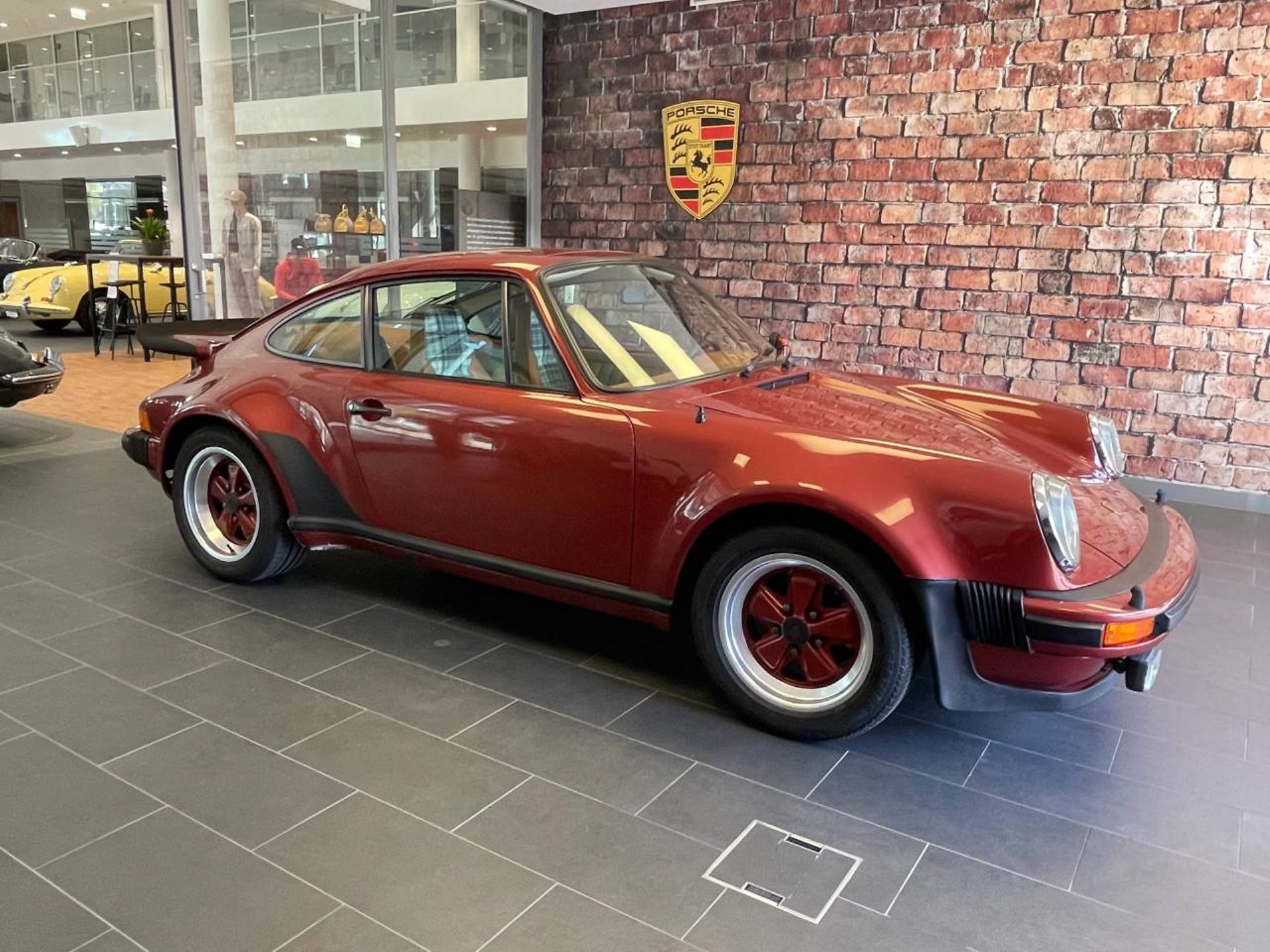 PORSCHE 911 Turbo 3.0 Coupé-image-0