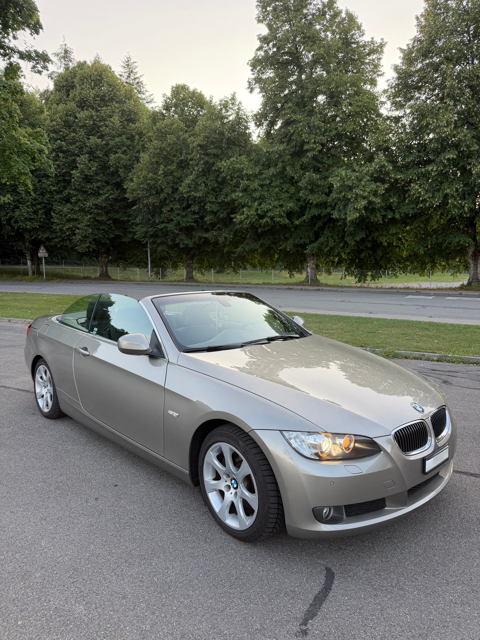 BMW 325i-image-1