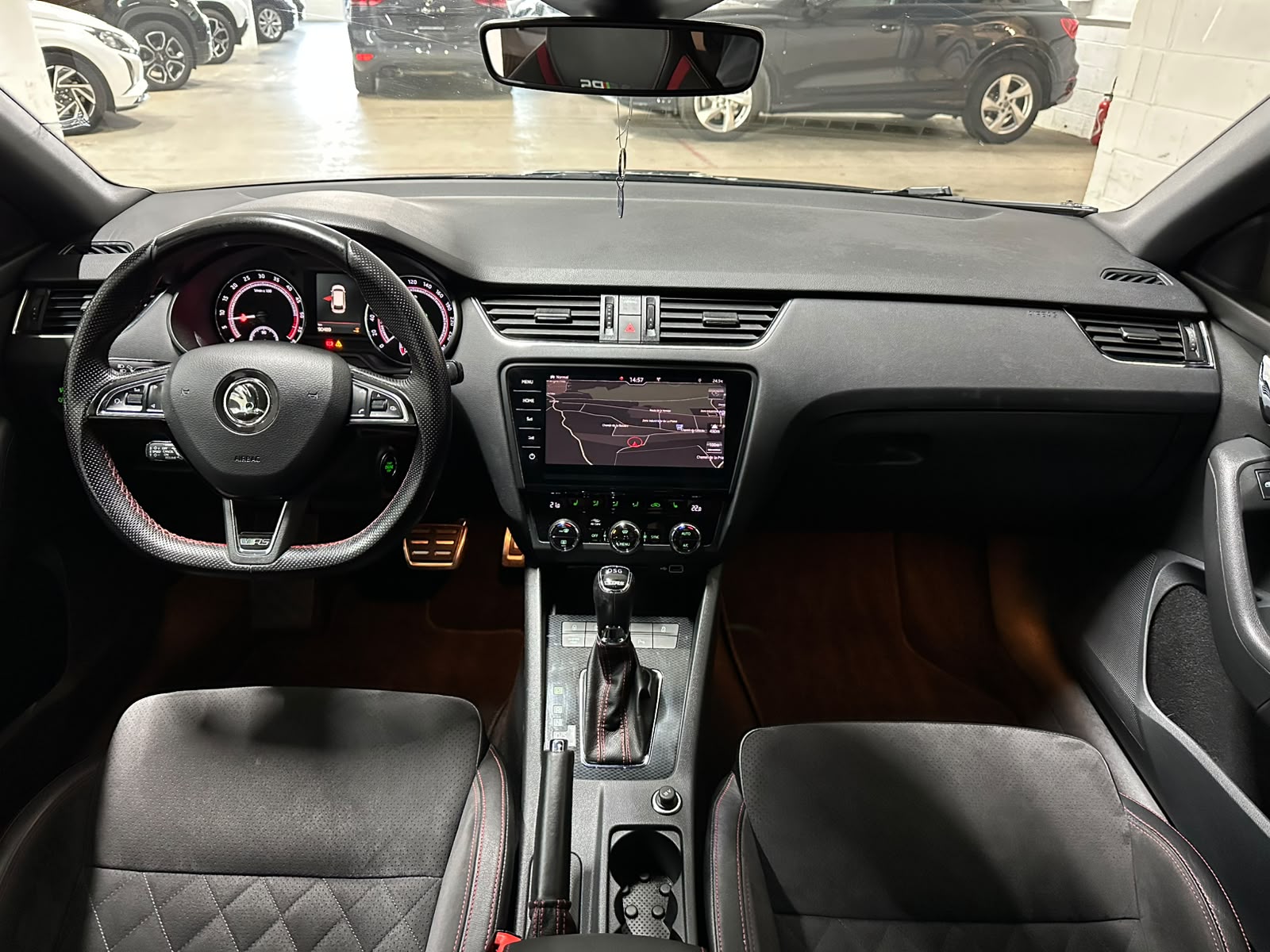 SKODA Octavia Combi 2.0 TDI RS 4x4 DSG-image-10