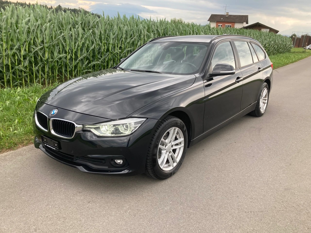 BMW 320d xDrive Touring Steptronic-image-0