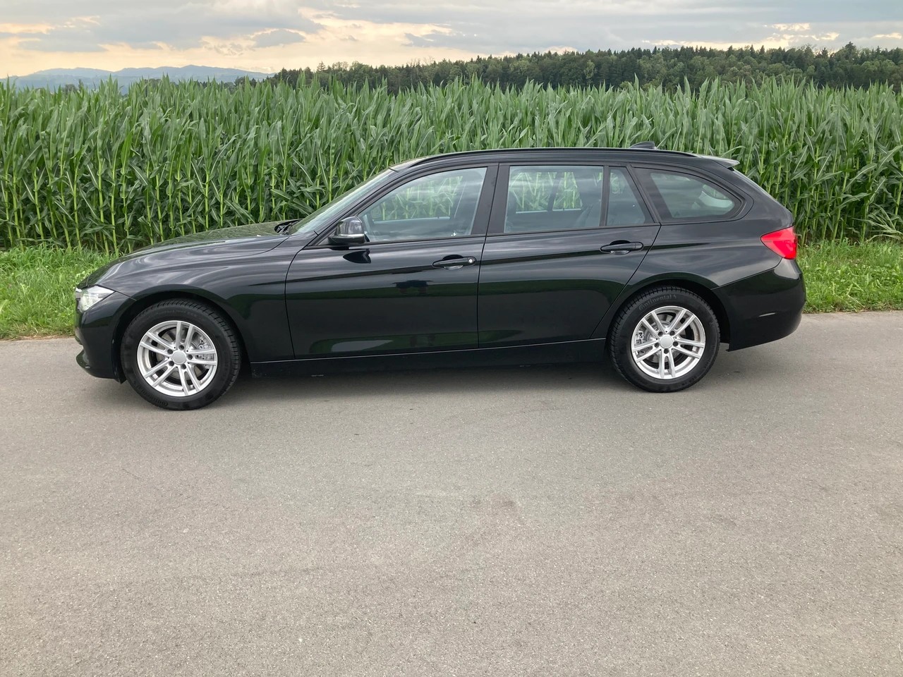 BMW 320d xDrive Touring Steptronic-image-4