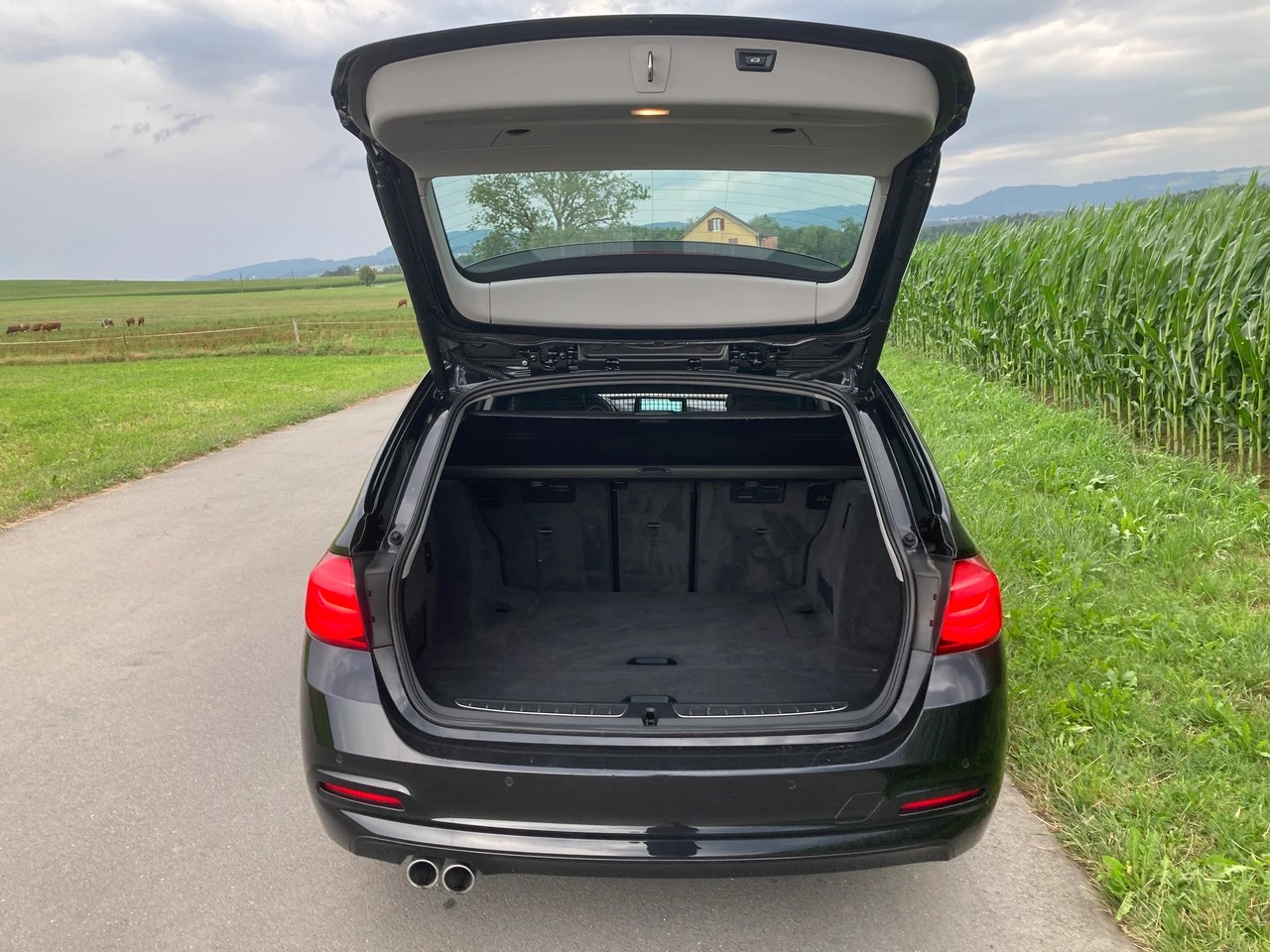 BMW 320d xDrive Touring Steptronic-image-5