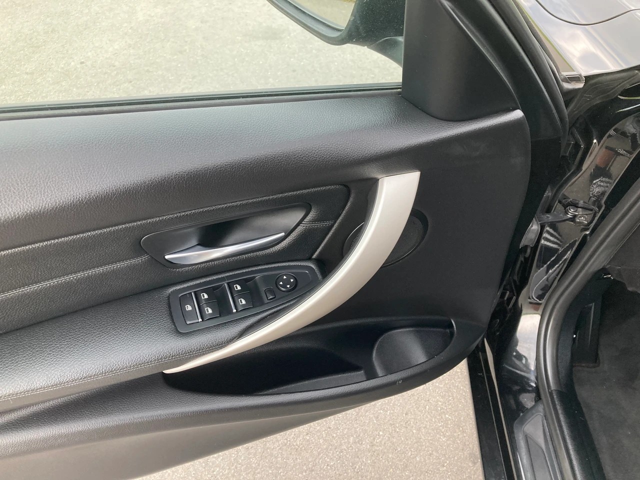 BMW 320d xDrive Touring Steptronic-image-8