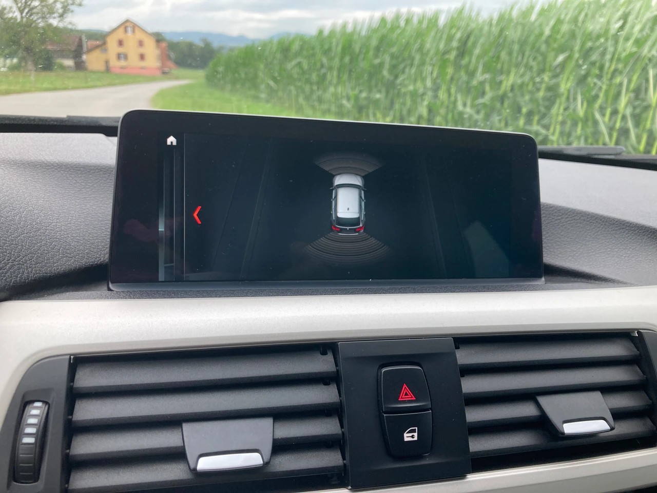 BMW 320d xDrive Touring Steptronic-image-10