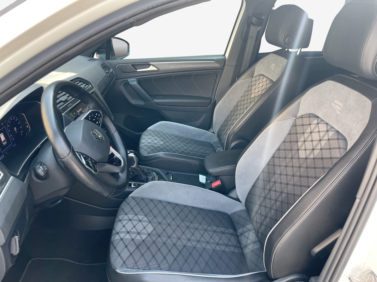 VW Tiguan 2.0TSI R-Line 4Motion DSG-image-7