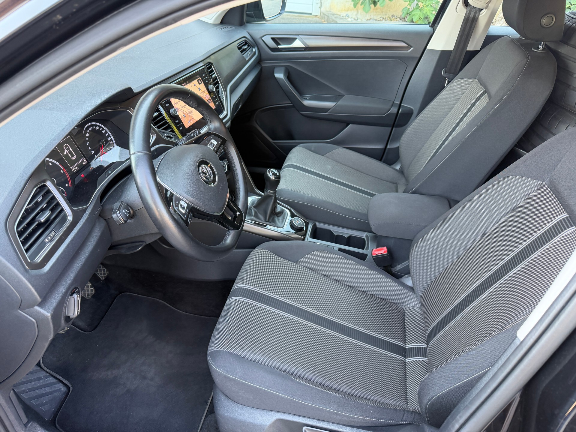 VW T-Roc 2.0 TDI SCR Sport 4Motion-image-5