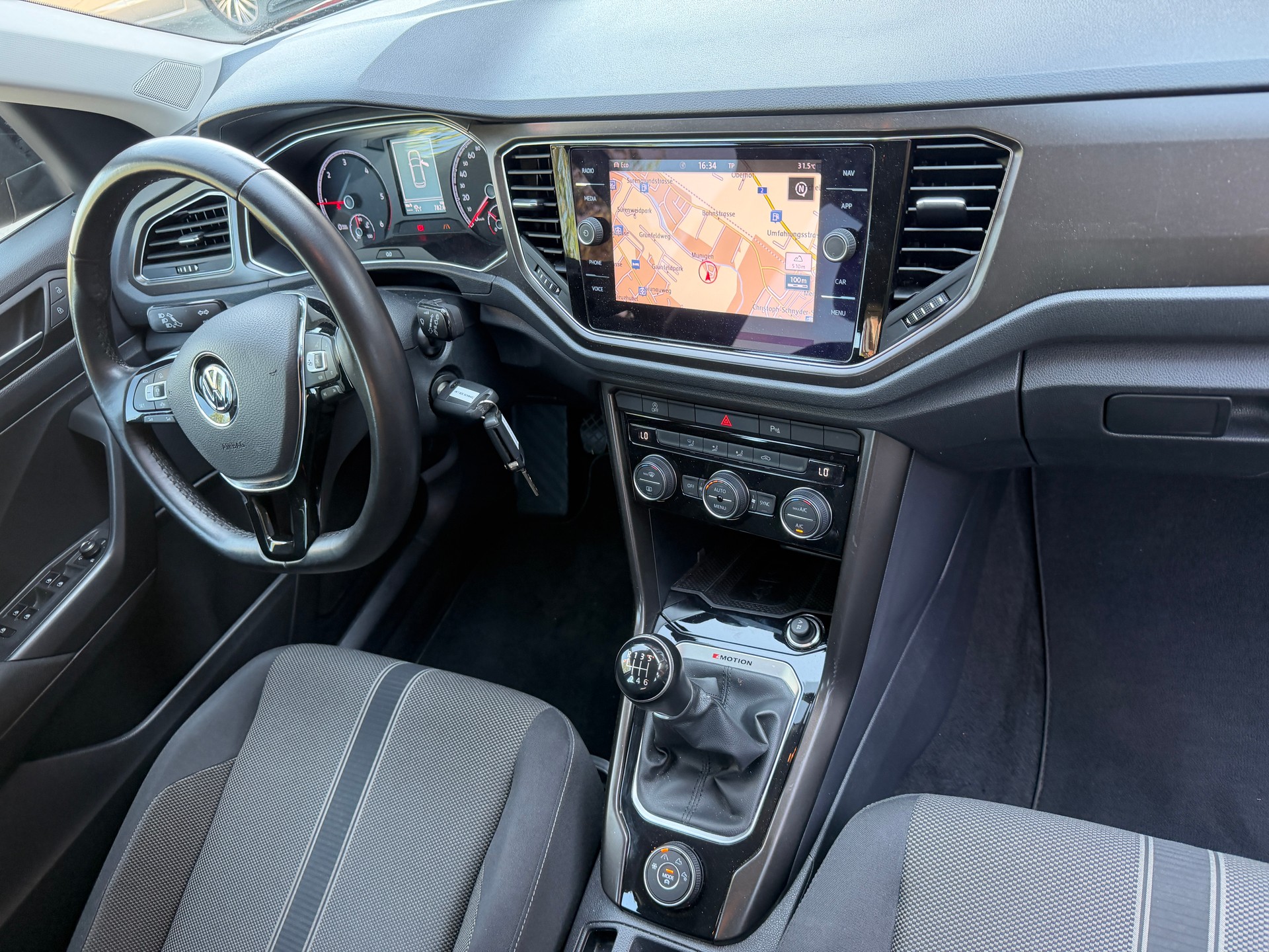 VW T-Roc 2.0 TDI SCR Sport 4Motion-image-7