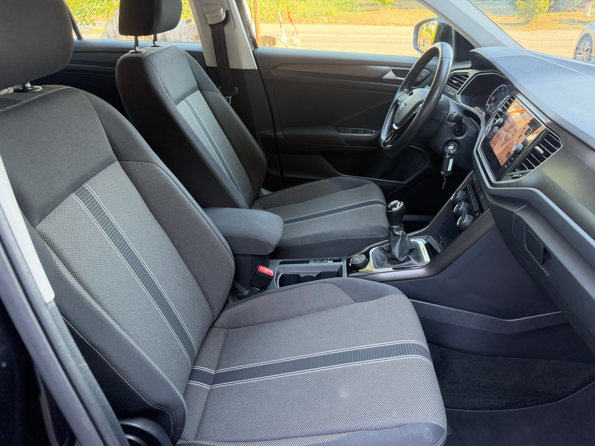 VW T-Roc 2.0 TDI SCR Sport 4Motion-image-6